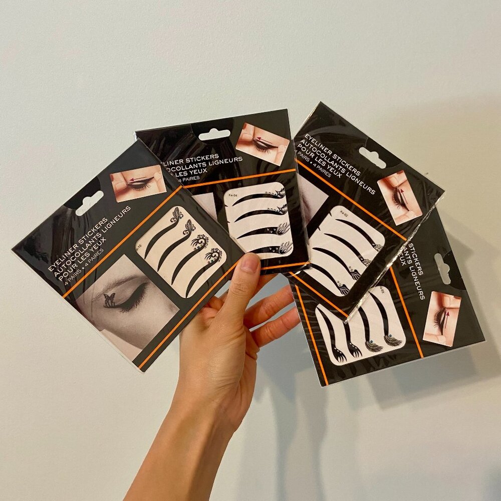 Eyeliner stickers